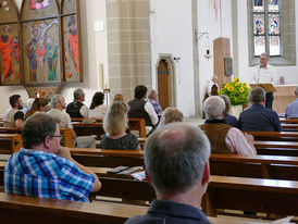 Feierstunde zum Abschluss der Renovierungsarbeiten in St. Crescentius (Foto: Karl-Franz Thiede)